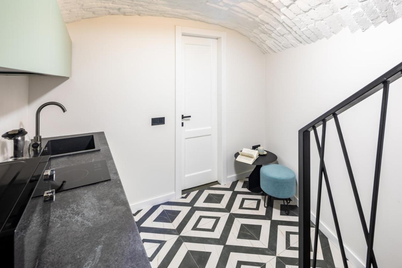 Romari Таманська 12 Apartment Lviv Ngoại thất bức ảnh